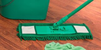 Як правильно мити паркет