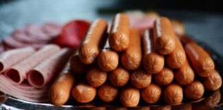 Рецепт сосисок із сиром: бабуся розповіла про цю смакоту 