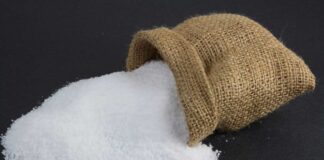 Як прибрати вогкість з льоху за допомогою солі 