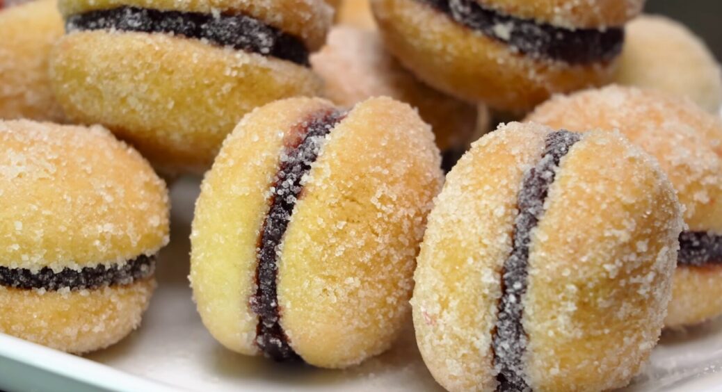 Всього 4 інгредієнта і тістечко “Абрикоска” готове: неймовірна смакота без яєць і зайвих зусиль. Рецепт 