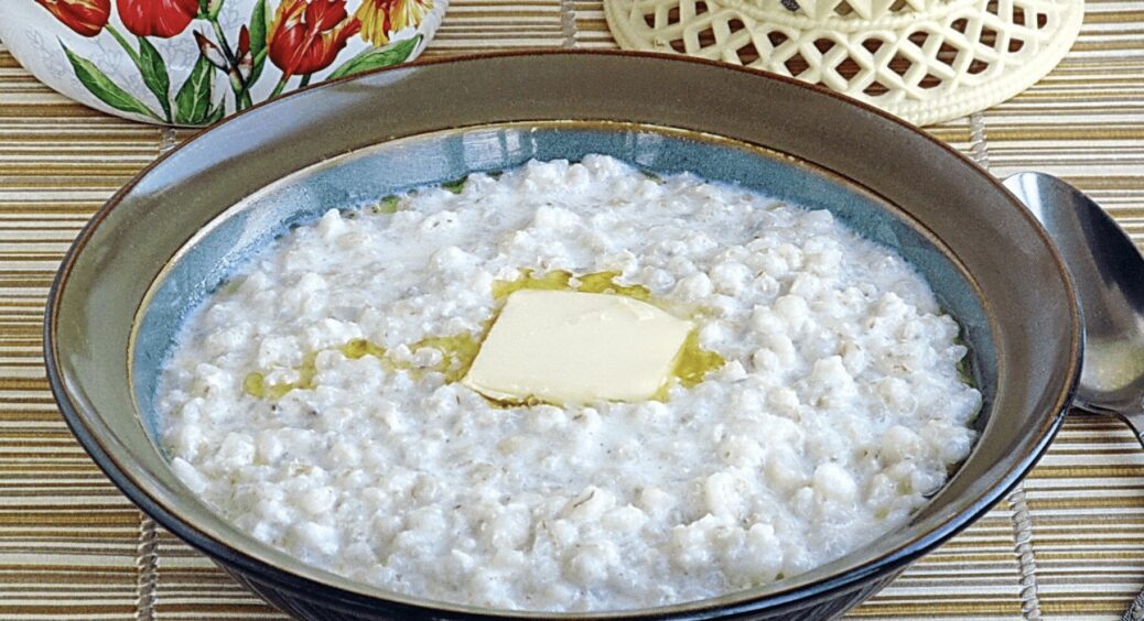 Думала, що не вмію готувати перловку, але помилялася: кухарі розповіли, як правильно це зробити 