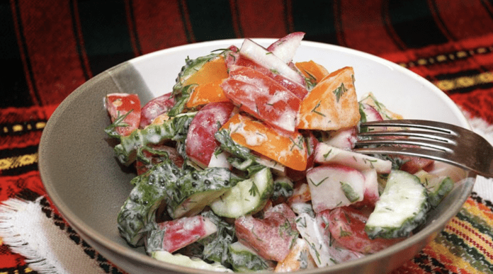 Рецепт весняного смачного салату