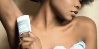 В чому різниця між дезодорантом та антиперспірантом