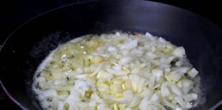 Яку цибулю краще додавати до фаршу: сиру чи смажену 