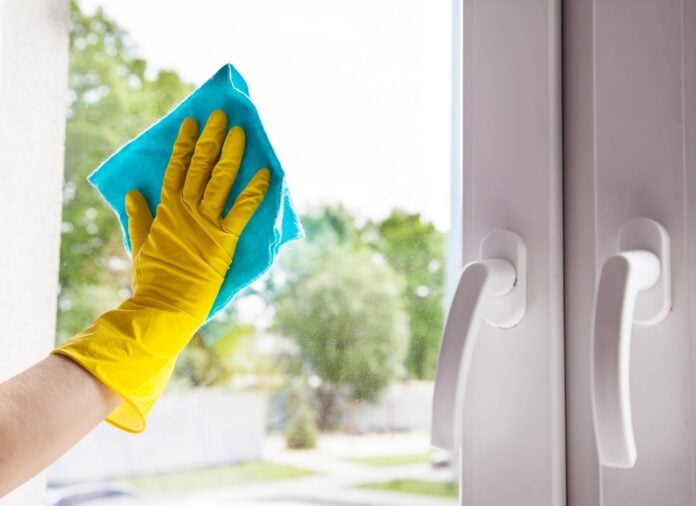 Як помити якцсно вікна вдома: народні методи 
