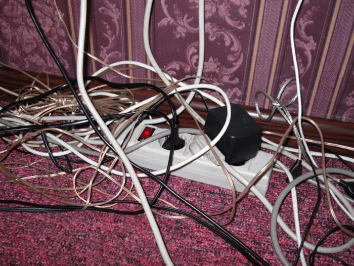 Експерти порадили, від яких речей краще позбутись, аби не створювати безлад у своєму домі