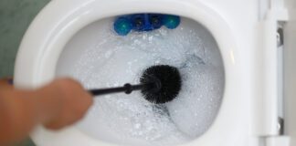 Експерти розповіли, як зробити натуральний засіб для чищення сантехніки 