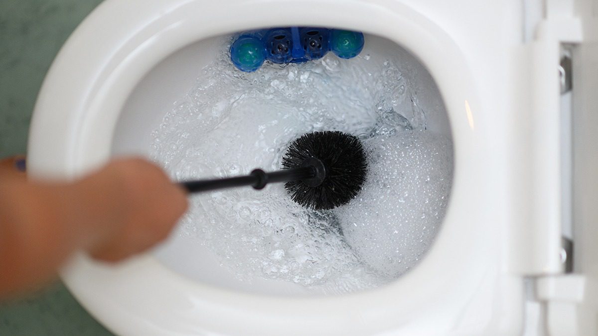 Експерти розповіли, як зробити натуральний засіб для чищення сантехніки 