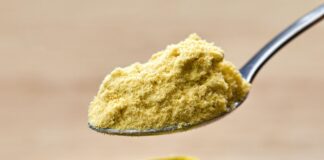 Садівники розповіли, навіщо обробляти кущі малини гірчичним порошком