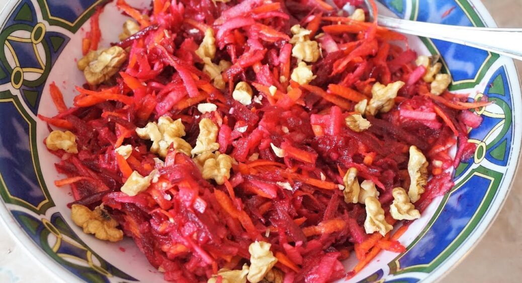 Для лінивих господинь! Не знала, чим нагодувати родину, поки не знайшла цей салат: треба лише 2 інгредієнти 