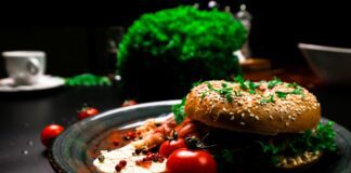 Кухар розповів, як приготувати яблучні сендвічі з бринзою