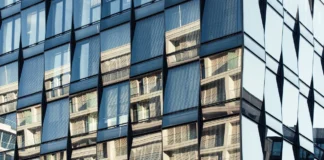 Як зберегти чистоту вікон надовго: поради досвідченого клінера