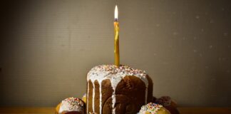 Кондитер розповів, що додати в тісто на паску, щоб вона довго не черствіла