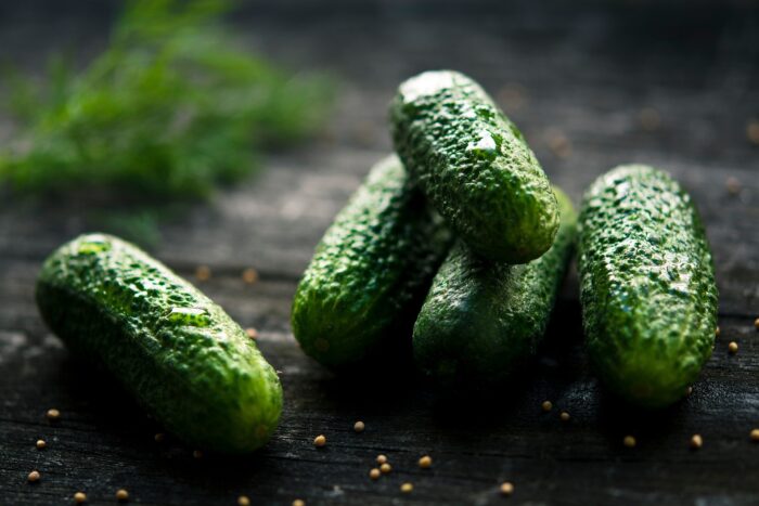 Експерти розповіли, з якими овочами найкраще садити огірки на одній грядці – поради й секрети