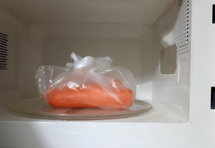 Як відіпрати кухонні рушники від складних плям: простий лайфхак