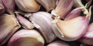 Що треба покласти у карман від косих поглядів