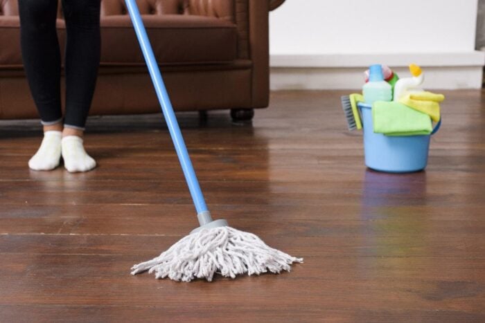 Експерти розповіли, які швабри для підлоги краще не використовувати для прибирання дому