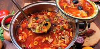 Кухар поділився рецептом козацької солянки з простих інгредієнтів