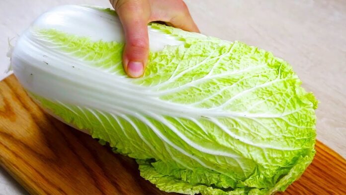 Готуємо смачний салат із пекінською капустою: весняний рецепт 
