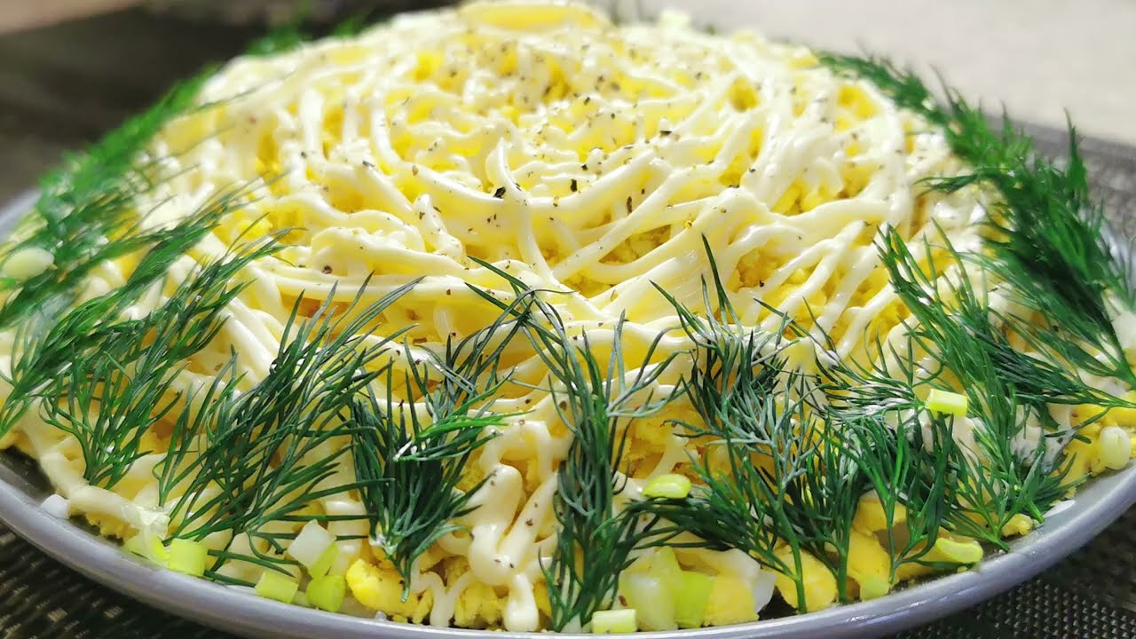 Як приготувати смачний салат із куркою та сиром 