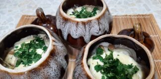 Рецепт від шеф-кухаря: смачні запечені лісові гриби у горщиках