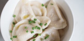 Секрети приготування ідеального тіста на пельмені: перевірено кухарем