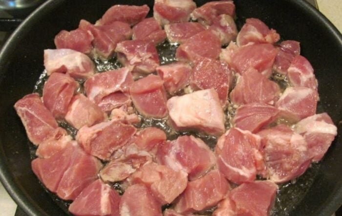 Кулінари розповіли, як приготувати ароматне та ніжне м'ясо, якщо воно жорстке