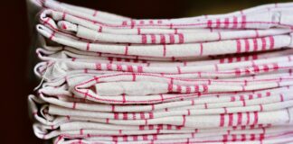 Господині розповіли, як відіпрати кухонні рушники