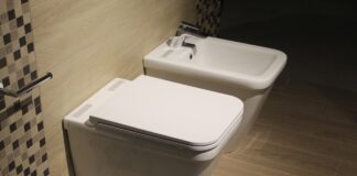 Експерти назвали засіб для відбілювання старої сантехніки