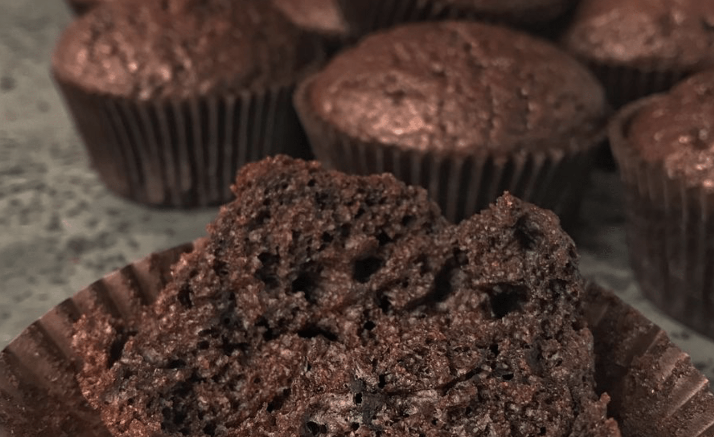 Рецепт шоколадних мафінів з маком на Великдень