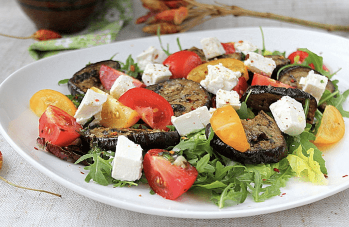 Рецепт ідеального салату з баклажанами та фетою
