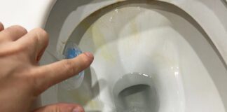 Як очистити унітаз за допомогою підручних засобів: поради експертів