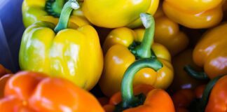 Чи треба видаляти коронну квітку перцю