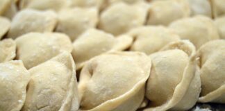 Як правильно варити пельмені