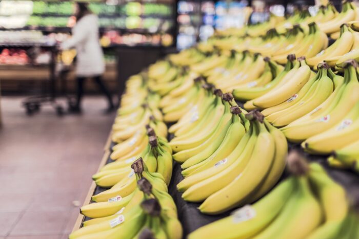Експерти розповіли, як за допомогою фольги подовжити термін зберігання бананів вдома
