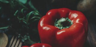 Правильний догляд за перцем влітку