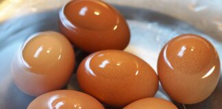 Як швидко очистити яйця від шкаралупи