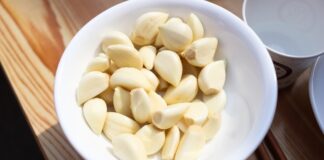 Чим підгодувати часник від жовтого пір'я