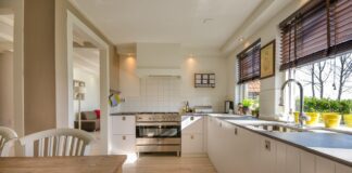 Експерти розповіли, чим правильно відмити витяжку від нагару