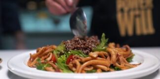 Унікальний рецепт салату з кальмарами: перевірено шеф-кухарем