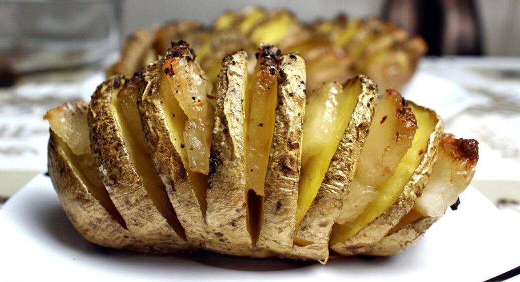 Приготуйте саме так картоплю з салом і чоловік буде цілувати вам руки: відмінно смакує, а готується легко 