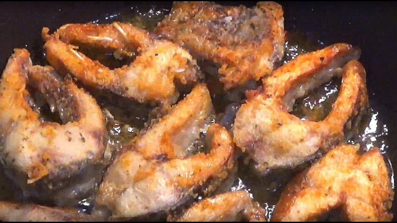 Господині розповіли, як швидко прибрати запах смаженої риби на кухні