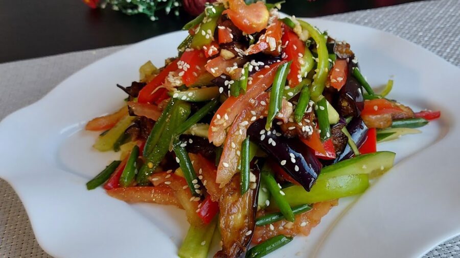 Рецепт вірменського салату з баклажанів та хмелі-сунелі: смакота!