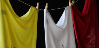 Експерти розповіли, як відбілити речі у домашніх умовах