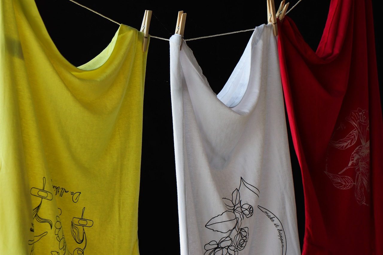 Експерти розповіли, як відбілити речі у домашніх умовах