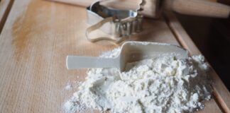 Як використовувати борошно для городу