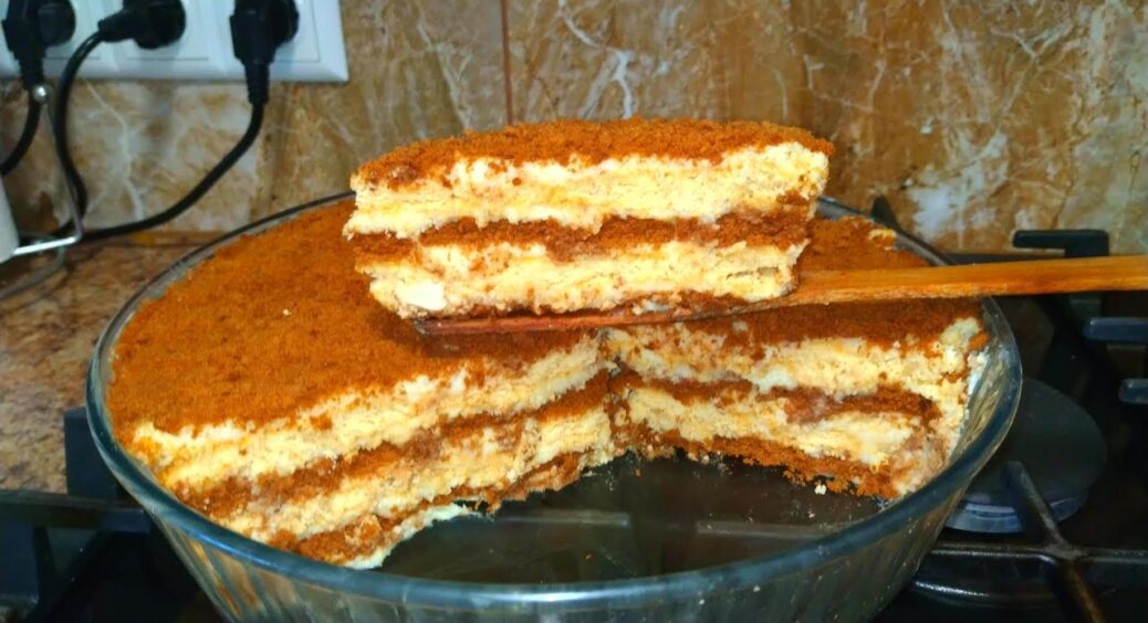 Коли часу в обріз, немає світла і спека: беру печиво та готую простий торт. Ніякого стояння біля плити 