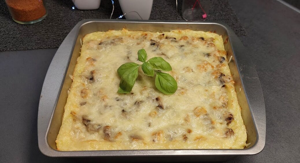 Смачна картопляна запіканка з учорашнього пюре та грибочків: 20 хвилин і вишукана вечеря буде готова 