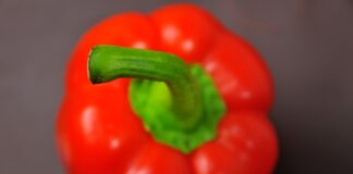 Як правильно доглядати за солодким перцем