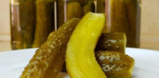Господині назвали ідеальний рецепт квашених огірків